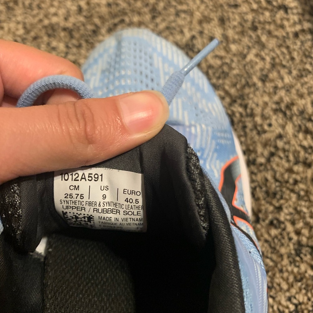 ASICS GT 2000 Running Shoes - Picture 3 of 4